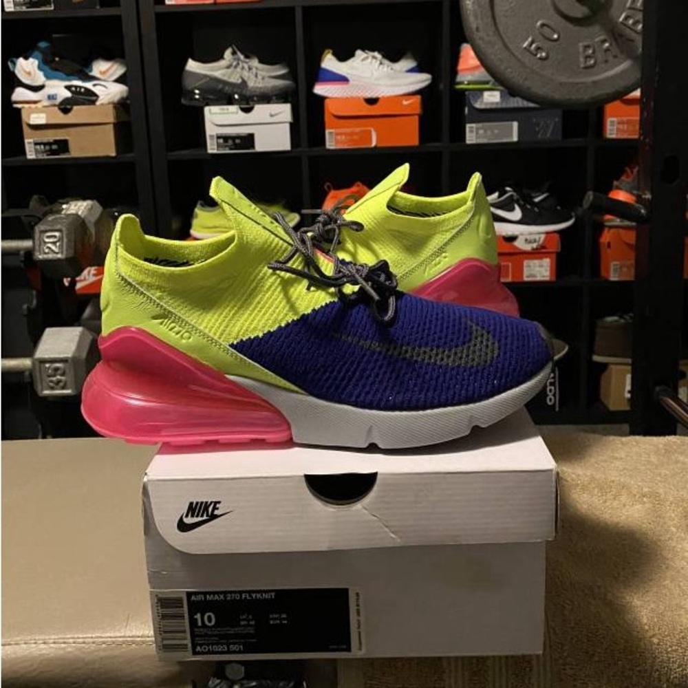 Men’s Nike Air Max 270 Flyknit Size 10